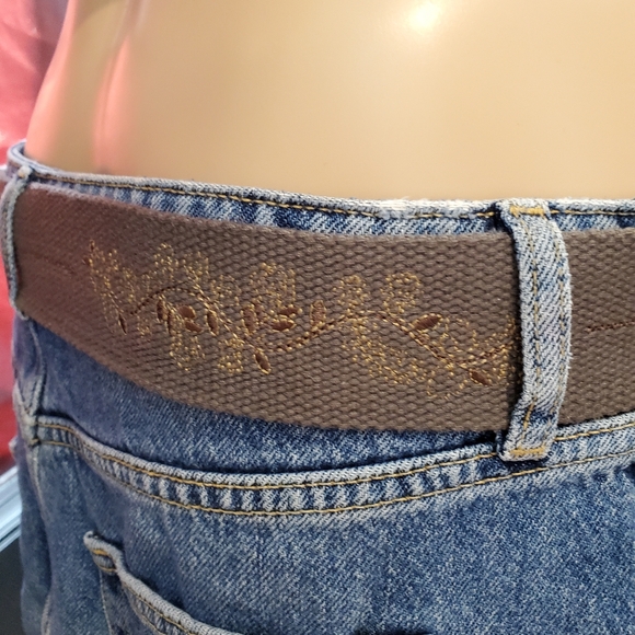 Fabric Belt w Floral Design - Picture 6 of 6